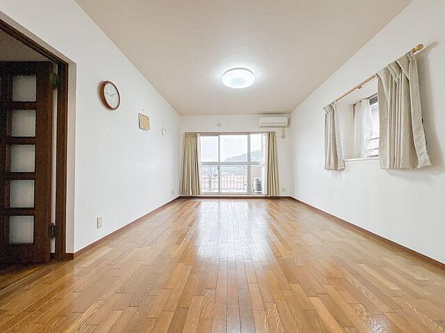 リビング/ダイニング 八王子市南大沢4丁目