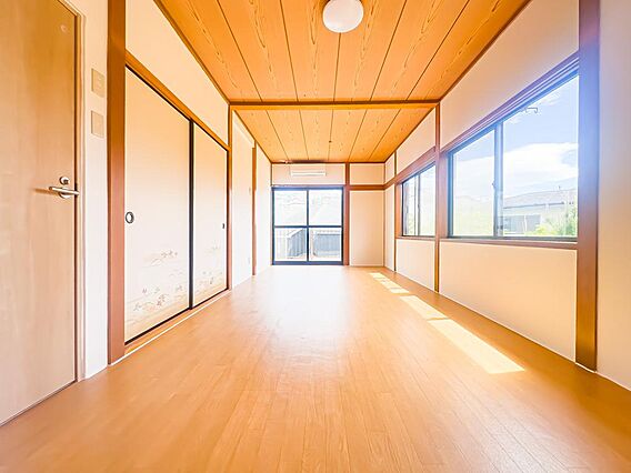 主寝室は、ベッ...