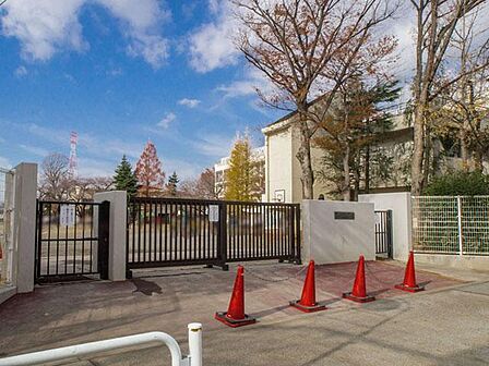 府中市立本宿小学校まで約349m