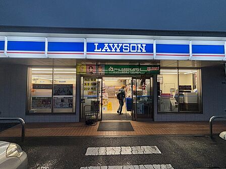 ローソン日野高幡店まで約588m
