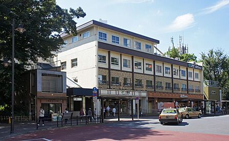JR中央線「三鷹」駅まで約1440m