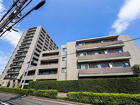 松陰神社前駅徒歩4分。スーパー、コンビニエンスストア、病院が徒歩圏内。便利で落ち着いた暮らしを。