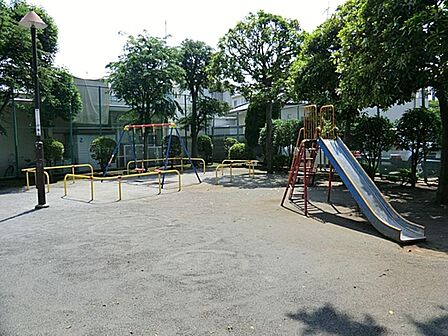 上祖師谷一丁目公園まで約413m