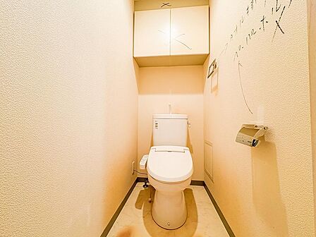 リフォーム前の様子を収めた写真です。これから内装や設備が新しく整えられ、モダンで快適な空間へと変わります。完成後には、まったく新しい住まいとしての魅力が引き出されます。