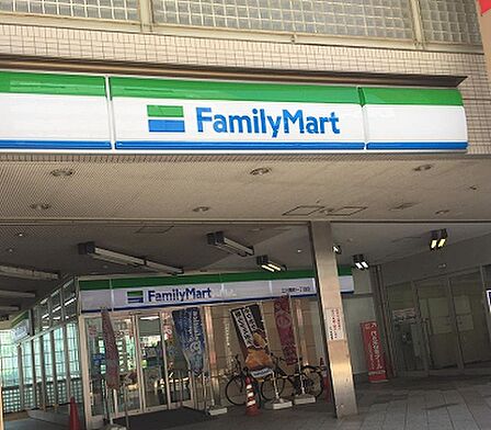 ファミリーマート 立川曙町一丁目店まで約139m