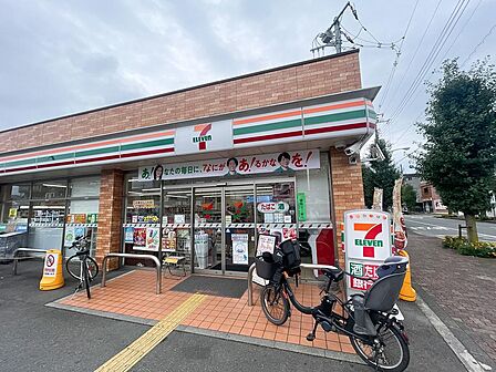 セブンイレブン小作駅西口店まで約90m