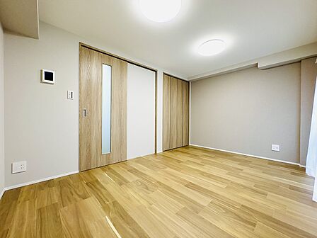 約6.5帖のダイニング。2026年9月に内装リフォームが完成し、新築のように綺麗な空間です。