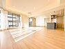 リビング/ダイニング：住まいには気付きがあり、住まうごとに様々な角度から違う顔を見せてくれます。新生活は小さな発見の連続です。2026/9/22撮影