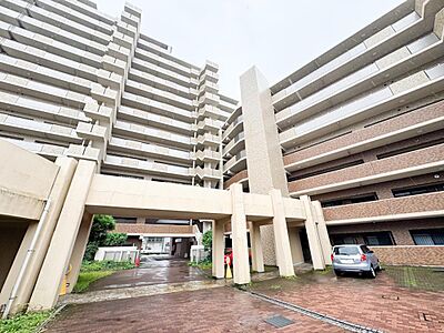 外観:11月リノベーション完工予定。ご見学は可能です。※リノベーション完了前に販売終了となる事が御座います。ご了承くださいませ。 外観:11月リノベーション完工予定。ご見学は可能です。※リノベーション完了前に販売終了となる事が御座います。ご了承くださいませ。