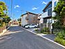 外観：中古住宅らしい趣を残しつつ、外観はきれいに保たれているため、どこか温かみを感じる佇まいです。（本写真は雑草、残置物をCGで消去した加工画像です。現況とは異なります）