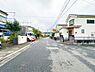 周辺：現地は自然豊かな閑静な住宅地に位置し、穏やかな新生活をお送りいただけます。2026/9/5撮影