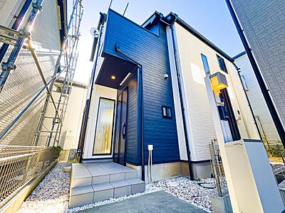 外観:築2年の外観・内観ともにコンディションが良好な美しい邸宅。外壁も綺麗に保たれております。2026/10/1撮影 外観:築2年の外観・内観ともにコンディションが良好な美しい邸宅。外壁も綺麗に保たれております。2026/10/1撮影