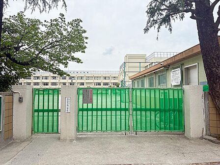 世田谷区立旭小学校まで約524m