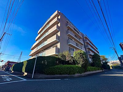 外観:静かな住宅街に位置しており、騒音を気にせずリラックスした毎日を楽しめます。安心感のある環境が整っているため、小さなお子様がいるご家庭や静かに暮らしたい方にもぴったりの立地です。 外観:静かな住宅街に位置しており、騒音を気にせずリラックスした毎日を楽しめます。安心感のある環境が整っているため、小さなお子様がいるご家庭や静かに暮らしたい方にもぴったりの立地です。