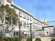 神戸市立住吉小学校まで徒歩３分（２５６ｍ）