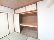 天袋付の押入。