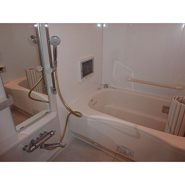 浴室を拡大表示