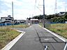 外観：前面道路＆外観