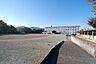 周辺：南足柄市立/足柄台中学校 徒歩12分。 890m