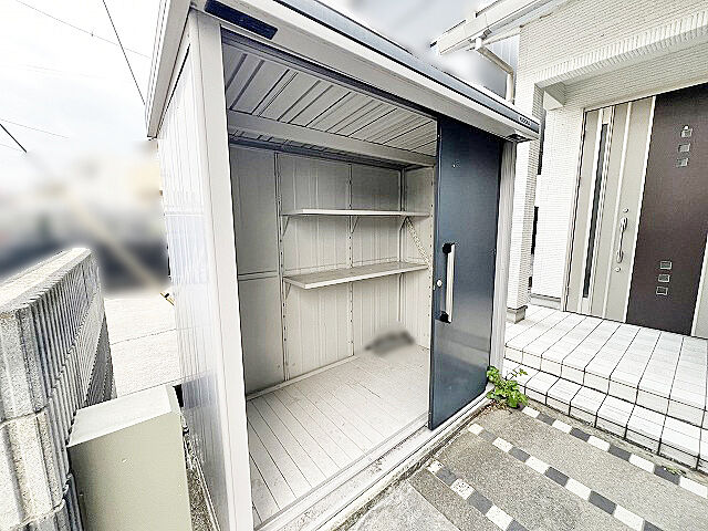 収納 彦根市東沼波町