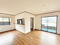 吉野郡大淀町大字下渕 6LDKのリビング/ダイニング