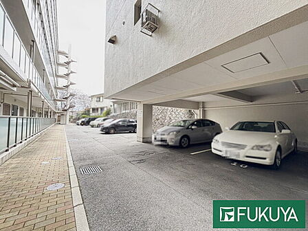 敷地内に平面駐車場もございます!※空き状況はお問い合わせ下さい。