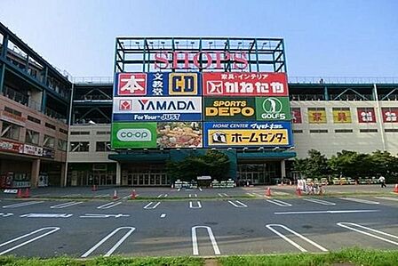 SHOPS 徒歩18分。 1380m