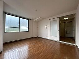 ヴィラ六基 301 3階1Kのリビング/ダイニング