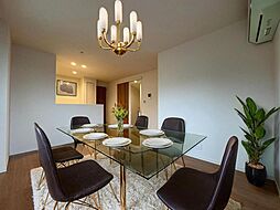 シルクメゾン岡崎 201 2階2SLDKのリビング/ダイニング