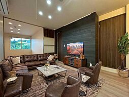 GRAMM岩倉 201 2階2LDKのリビング/ダイニング