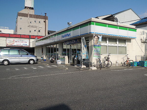 画像21:ファミリーマート 京都深草フチ町店（555m）