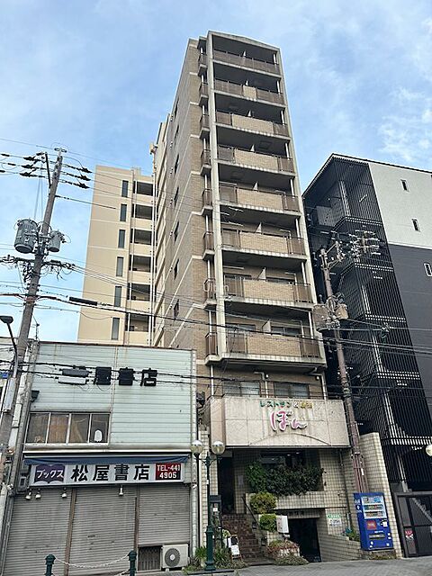 6 / 23