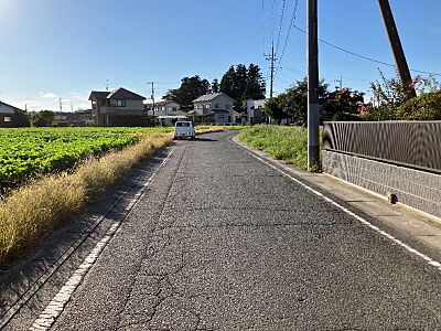 外観：前面道路含む現地写真