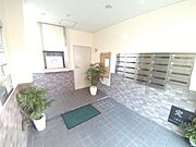 エントランスホール内