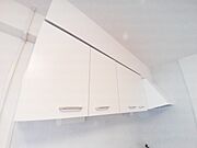 キッチン上の収納棚
