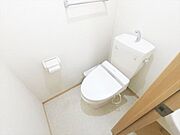 ウォシュレット付きのトイレ