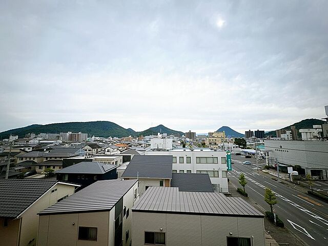 バルコニー 久米町マンション 5階/-