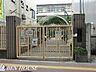 周辺：川崎市立宮前小学校 徒歩5分。教育施設が近くに整った、子育て世帯も安心の住環境です。 380m