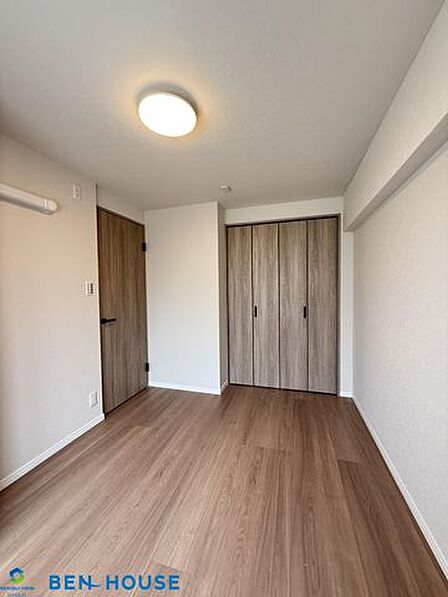 ・京急大師線「東門前」駅歩5分・南向き角部屋で陽当たり良好・ペット飼育可マンションで大切なペットとご一緒に暮らせます(細則あり)・対面キッチンでリビングを伺いながらお料理できます