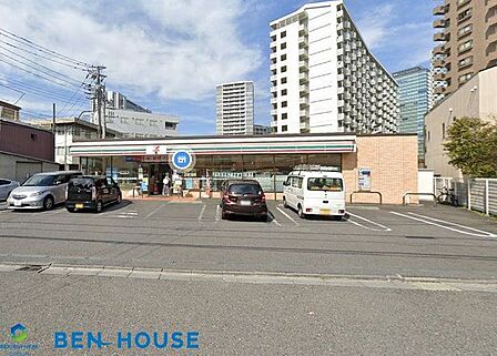 ココカラファイン川崎四谷上町店 徒歩13分。夜遅くまで営業しているので便利ですね♪ 1030m