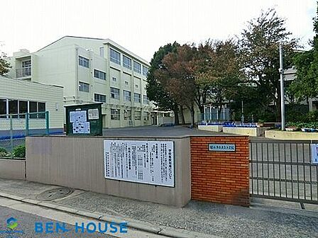 横浜市立東台小学校 徒歩10分。教育施設が近くに整った、子育て世帯も安心の住環境です。 800m