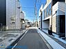 その他：前面道路含む外観・現地周辺は落ち着いた雰囲気の住宅街です。・京急線「鶴見市場」駅徒歩2分・京急線「八丁畷」駅徒歩13分・日々の暮らしをサポートしてくれる充実の仕様・設備搭載で販売中