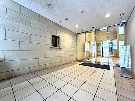 手入れが行き届いた印象のマンションです。日勤管理のため、お仕事で日中家を空けるご家庭も安心です。