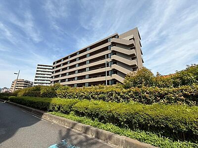 外観：内装リフォーム実施済のきれいな住まいです。水回り設備も新調され、新生活を気持ち良くスタートできます。