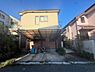 外観：周辺は、低層住宅が建ち並ぶ閑静な住宅街です。緑豊かな住環境で落ち着いた暮らしが叶います。