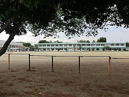 所沢市立明峰小学校まで約684m