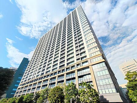 現地だけではなく、周辺の施設・道路など、生活するにあたって重要なポイントも併せてご案内可能です。