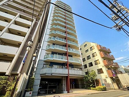京王線「府中」駅まで徒歩8分の立地です。休日のお出かけもサクッとできます。
