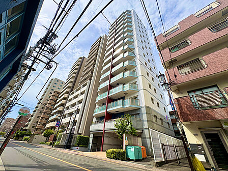 日当たりのよいLDKや収納豊富な住まい等、ご家族のライフスタイルに合った理想の1邸を。