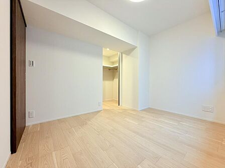 お好みの家具を置いたり、小物を飾り、お気に入りの空間づくりが楽しめそうです。